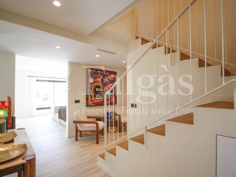 4 soveværelse Villa til salg i Empuriabrava med swimmingpool - € 1.450.000 (Ref: 9192940)