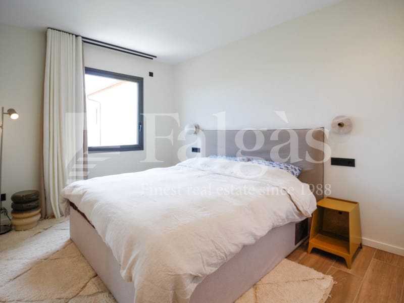 4 soveværelse Villa til salg i Empuriabrava med swimmingpool - € 1.450.000 (Ref: 9192940)