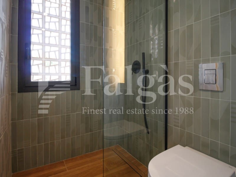 4 soveværelse Villa til salg i Empuriabrava med swimmingpool - € 1.450.000 (Ref: 9192940)