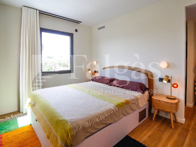 4 soveværelse Villa til salg i Empuriabrava med swimmingpool - € 1.450.000 (Ref: 9192940)