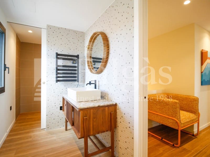 4 soveværelse Villa til salg i Empuriabrava med swimmingpool - € 1.450.000 (Ref: 9192940)