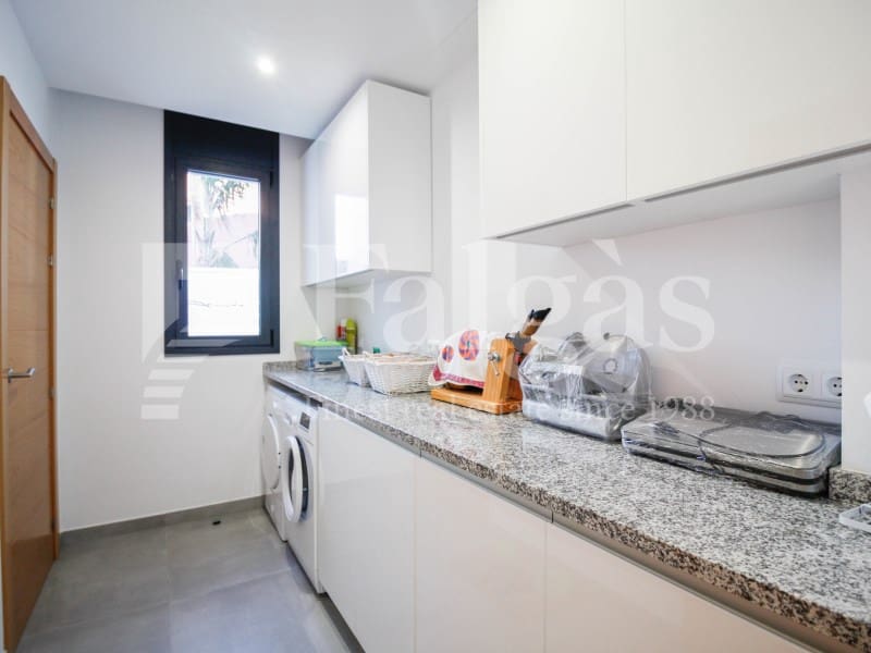 5 sypialnia Willa na sprzedaż w Empuriabrava z basenem garażem - 1 485 000 € (Ref: 9192941)