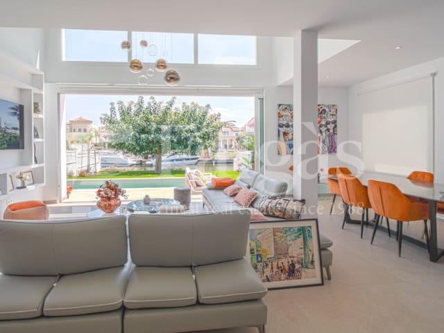 4 bedroom Villa for sale in Empuriabrava, Castelló d'Empúries with pool garage - € 1,495,000 (Ref: 9192942)