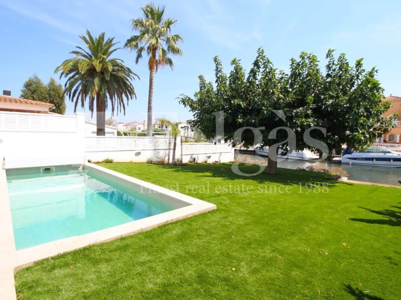 4 chambre Villa/Maison à vendre à Empuriabrava avec piscine garage - 1 495 000 € (Ref: 9192942)