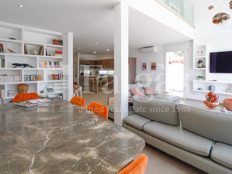 4 chambre Villa/Maison à vendre à Empuriabrava avec piscine garage - 1 495 000 € (Ref: 9192942)