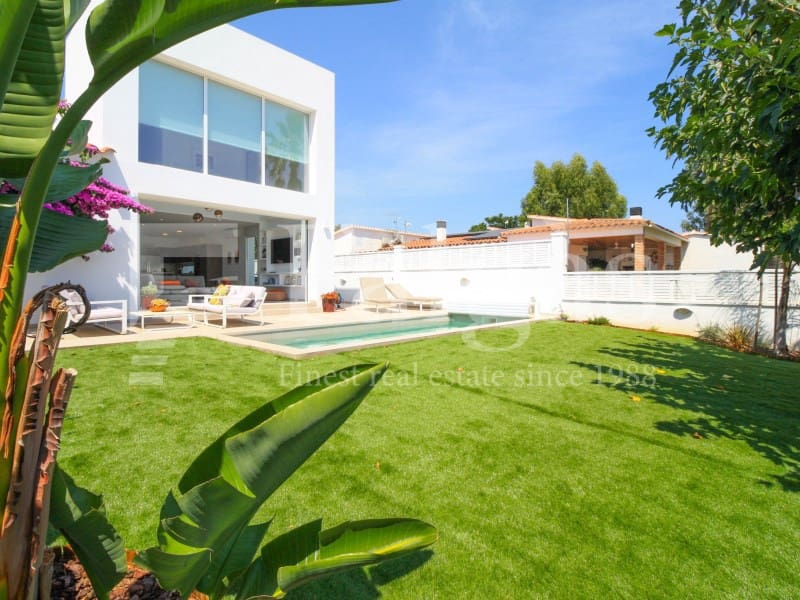 4 chambre Villa/Maison à vendre à Empuriabrava avec piscine garage - 1 495 000 € (Ref: 9192942)