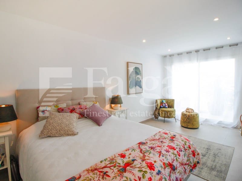 4 chambre Villa/Maison à vendre à Empuriabrava avec piscine garage - 1 495 000 € (Ref: 9192942)