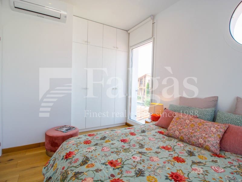 4 chambre Villa/Maison à vendre à Empuriabrava avec piscine garage - 1 495 000 € (Ref: 9192942)