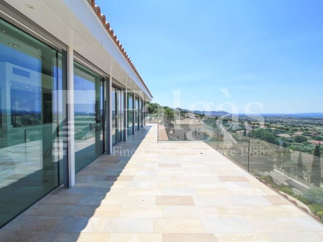 3 bedroom Villa for sale in Pau with pool garage - € 1,575,000 (Ref: 9192943)