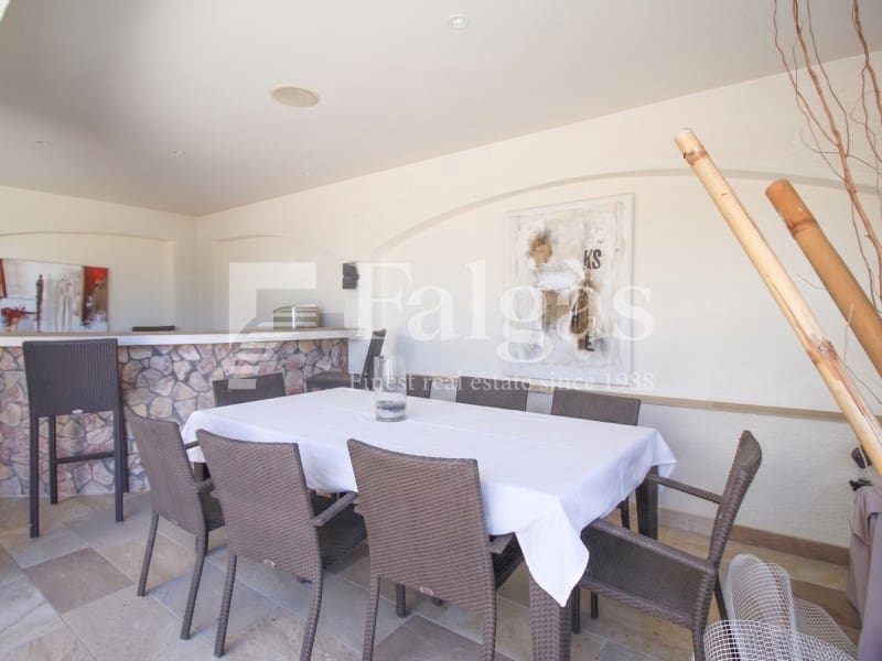 4 slaapkamer Villa te koop in Pau met zwembad garage - € 1.575.000 (Ref: 9192943)
