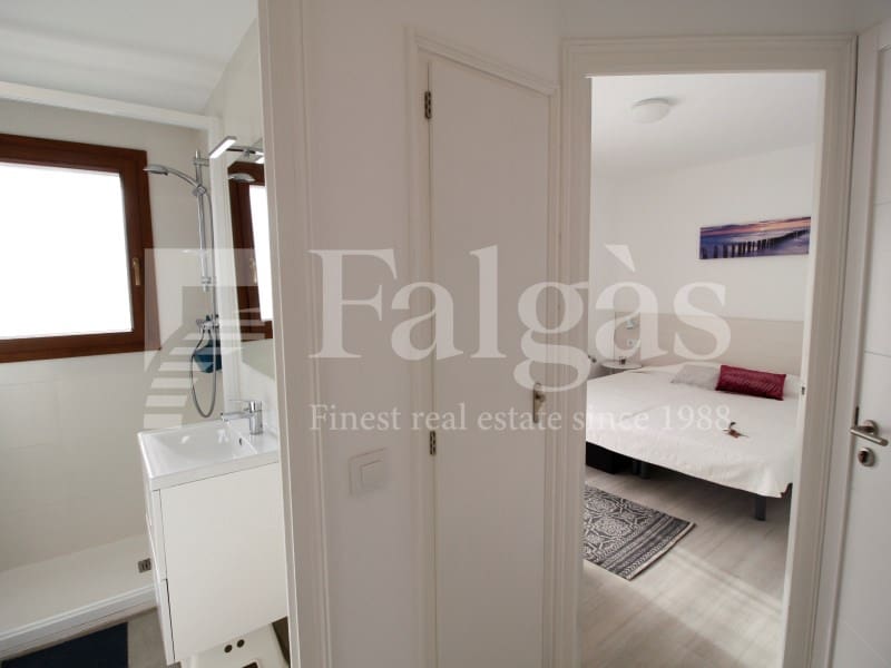 Virksomhed til salg i Empuriabrava med garage - € 2.100.000 (Ref: 9192944)