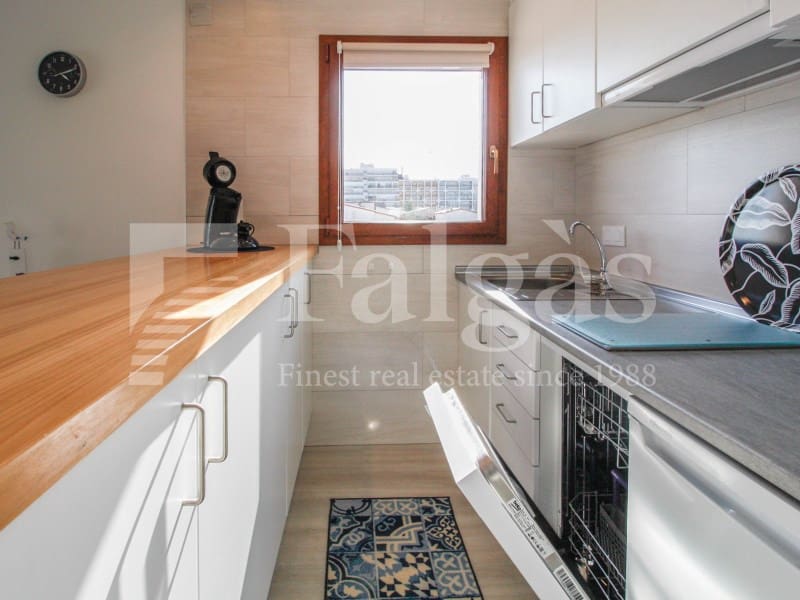 Virksomhed til salg i Empuriabrava med garage - € 2.100.000 (Ref: 9192944)