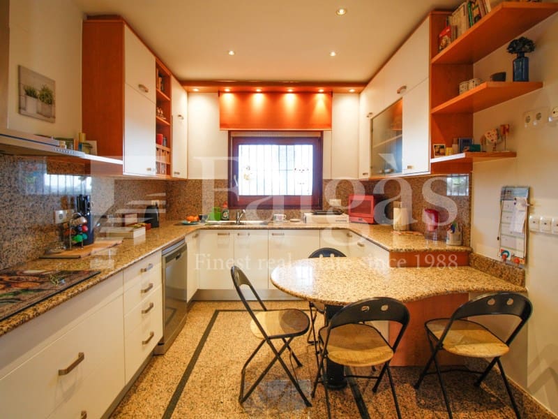 5 sypialnia Willa na sprzedaż w Empuriabrava - 2 250 000 € (Ref: 9192945)