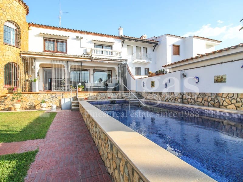 5 sypialnia Willa na sprzedaż w Empuriabrava - 2 250 000 € (Ref: 9192945)