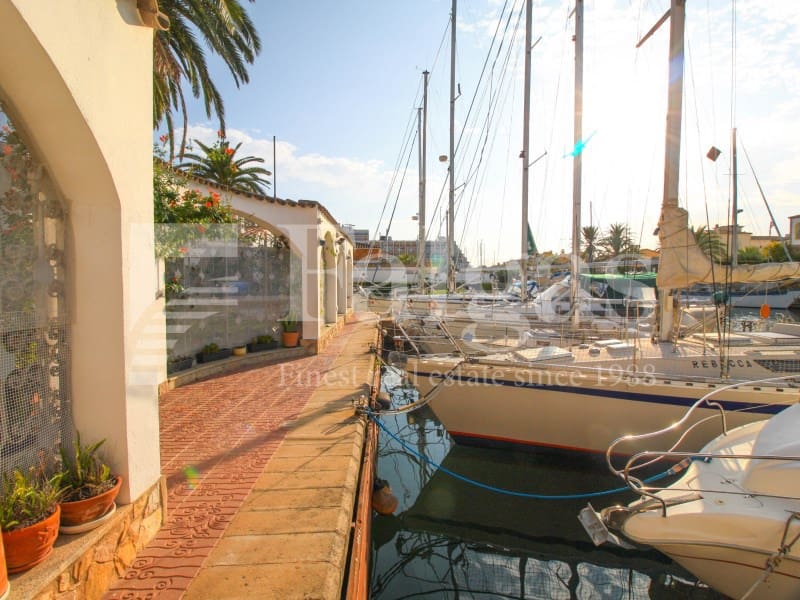 5 sypialnia Willa na sprzedaż w Empuriabrava - 2 250 000 € (Ref: 9192945)