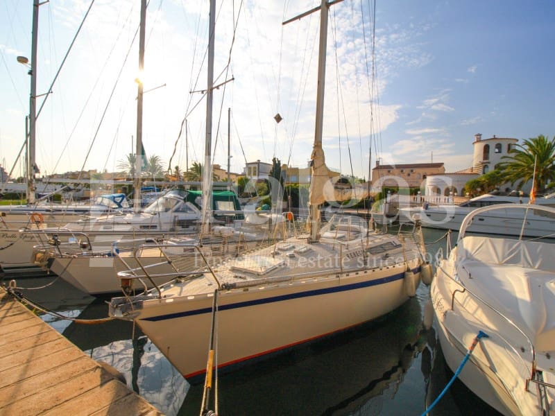 5 sypialnia Willa na sprzedaż w Empuriabrava - 2 250 000 € (Ref: 9192945)