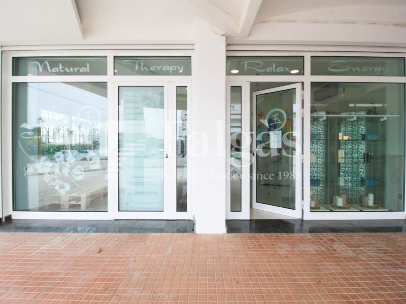 Commercieel te koop in Empuriabrava - € 139.000 (Ref: 9204816)