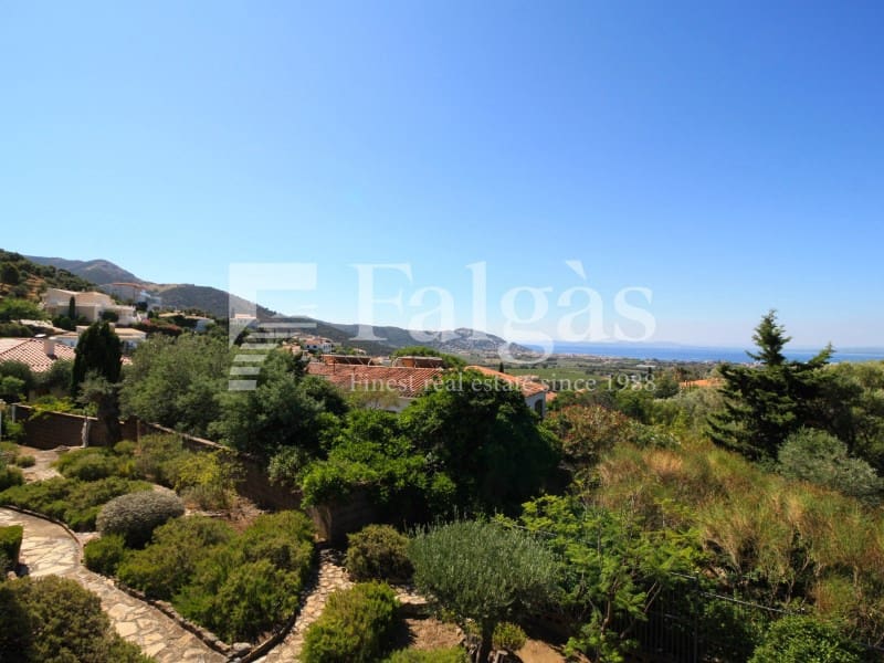 2 bedroom Villa for sale in Roses with pool garage - € 695,000 (Ref: 9220358)