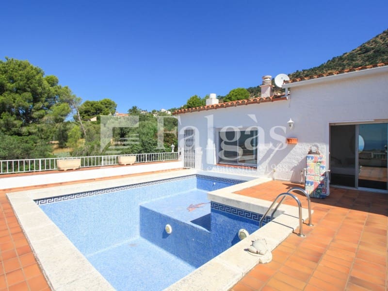 2 bedroom Villa for sale in Roses with pool garage - € 695,000 (Ref: 9220358)