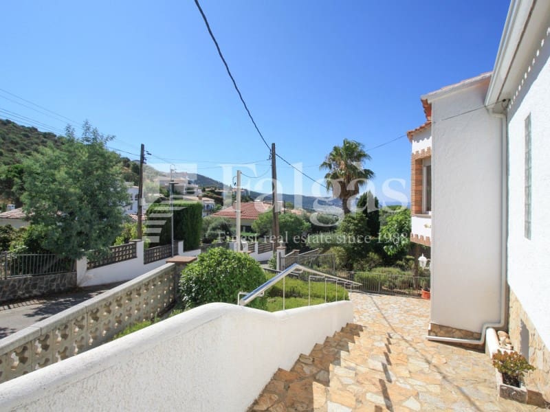 2 bedroom Villa for sale in Roses with pool garage - € 695,000 (Ref: 9220358)
