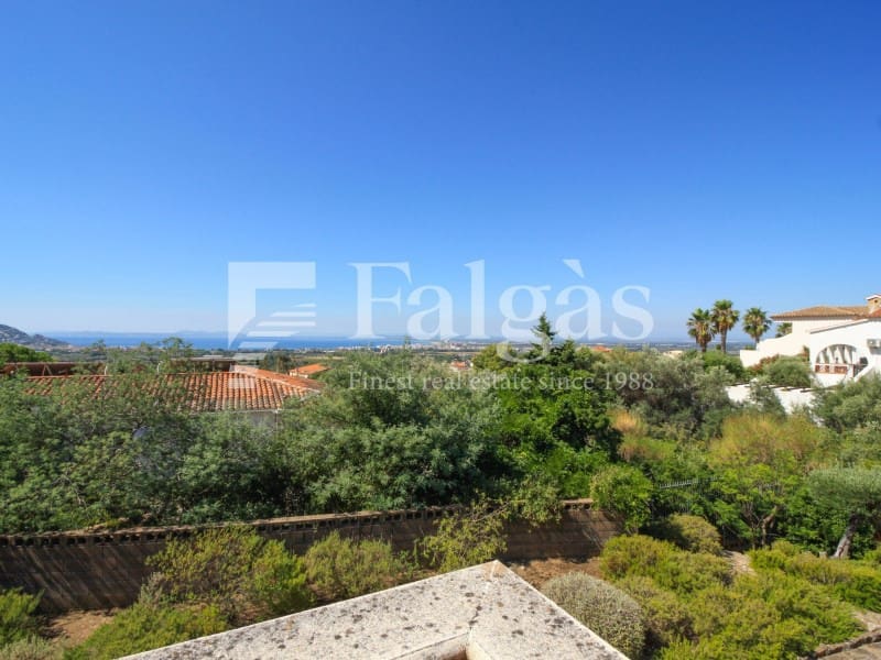 2 bedroom Villa for sale in Roses with pool garage - € 695,000 (Ref: 9220358)