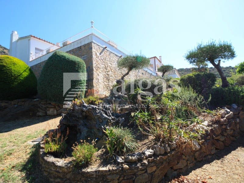2 bedroom Villa for sale in Roses with pool garage - € 695,000 (Ref: 9220358)