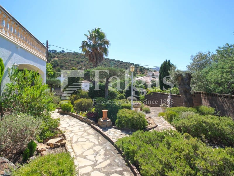 2 bedroom Villa for sale in Roses with pool garage - € 695,000 (Ref: 9220358)