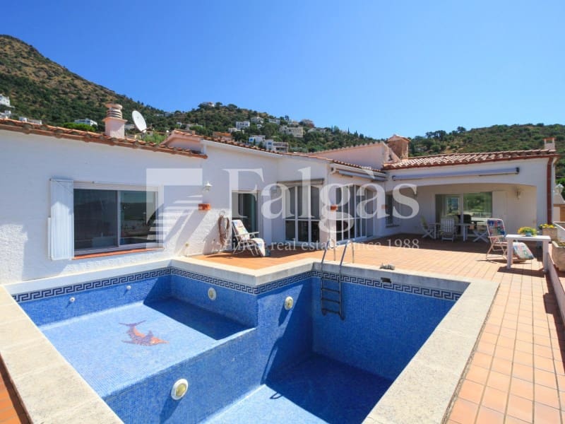 2 bedroom Villa for sale in Roses with pool garage - € 695,000 (Ref: 9220358)