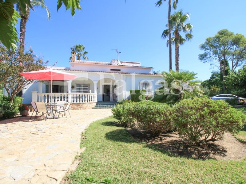 4 sypialnia Willa na sprzedaż w Empuriabrava z garażem - 875 000 € (Ref: 9228841)