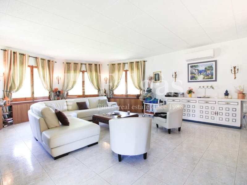 4 sypialnia Willa na sprzedaż w Empuriabrava z garażem - 875 000 € (Ref: 9228841)