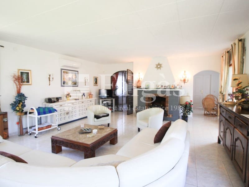 4 sypialnia Willa na sprzedaż w Empuriabrava z garażem - 875 000 € (Ref: 9228841)