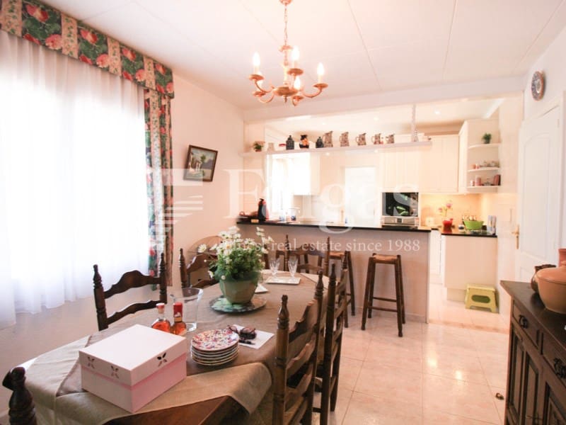 4 sypialnia Willa na sprzedaż w Empuriabrava z garażem - 875 000 € (Ref: 9228841)