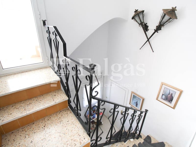 4 sypialnia Willa na sprzedaż w Empuriabrava z garażem - 875 000 € (Ref: 9228841)