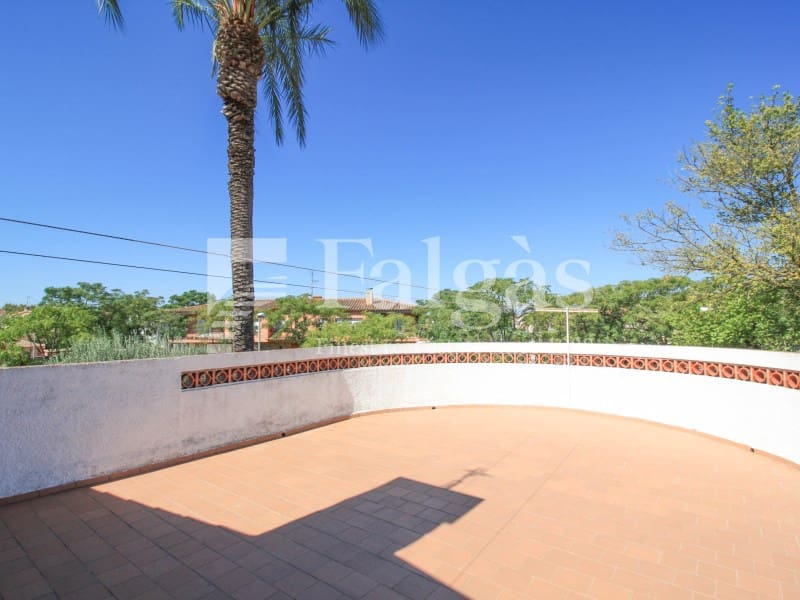 4 sypialnia Willa na sprzedaż w Empuriabrava z garażem - 875 000 € (Ref: 9228841)