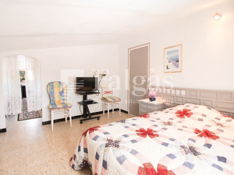 4 sypialnia Willa na sprzedaż w Empuriabrava z garażem - 875 000 € (Ref: 9228841)