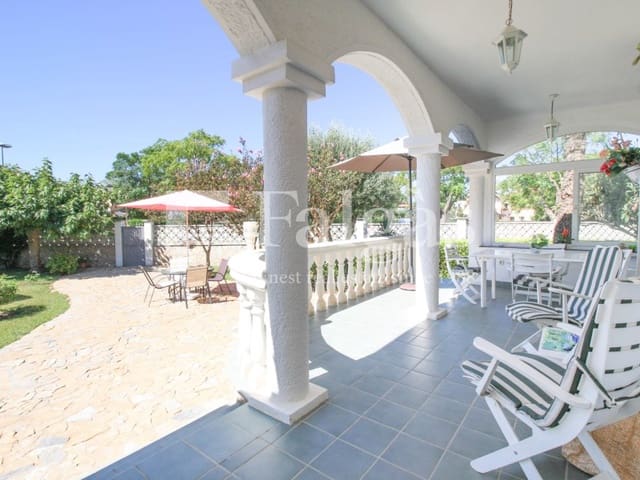 4 Zimmer Villa zu verkaufen in Empuriabrava, Castelló d'Empúries mit Garage - 875.000 € (Ref: 9228841)