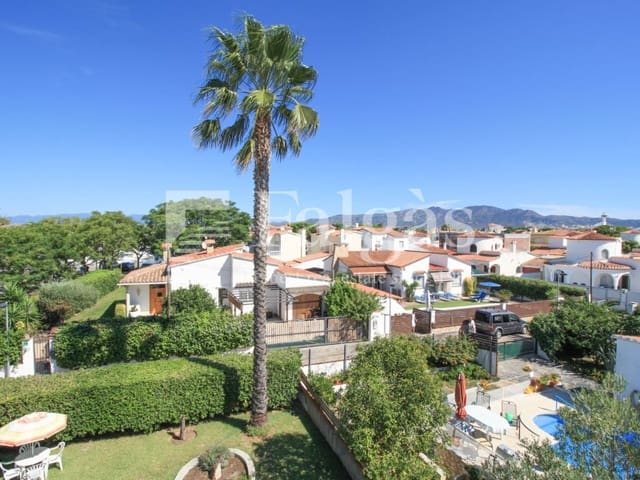 4 soveværelse Villa til salg i Empuriabrava, Castelló d'Empúries med garage - € 875.000 (Ref: 9228841)
