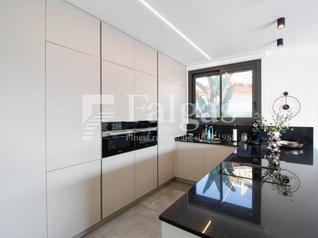 4 bedroom Villa for sale in Empuriabrava, Castelló d'Empúries with pool garage - € 1,125,000 (Ref: 9239845)