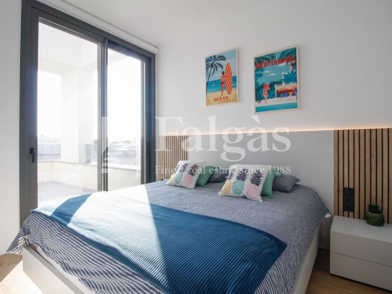 4 soveværelse Villa til salg i Empuriabrava med swimmingpool garage - € 1.125.000 (Ref: 9239845)