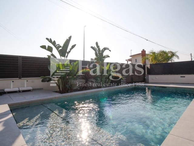4 bedroom Villa for sale in Empuriabrava, Castelló d'Empúries with pool garage - € 1,125,000 (Ref: 9239845)