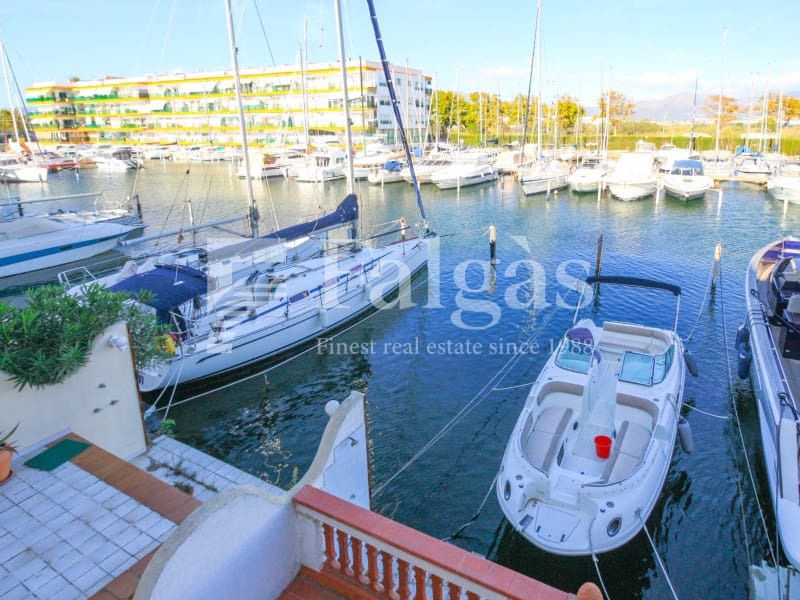 4 soverom Hus til salgs i Empuriabrava med garasje - € 475 000 (Ref: 9282434)