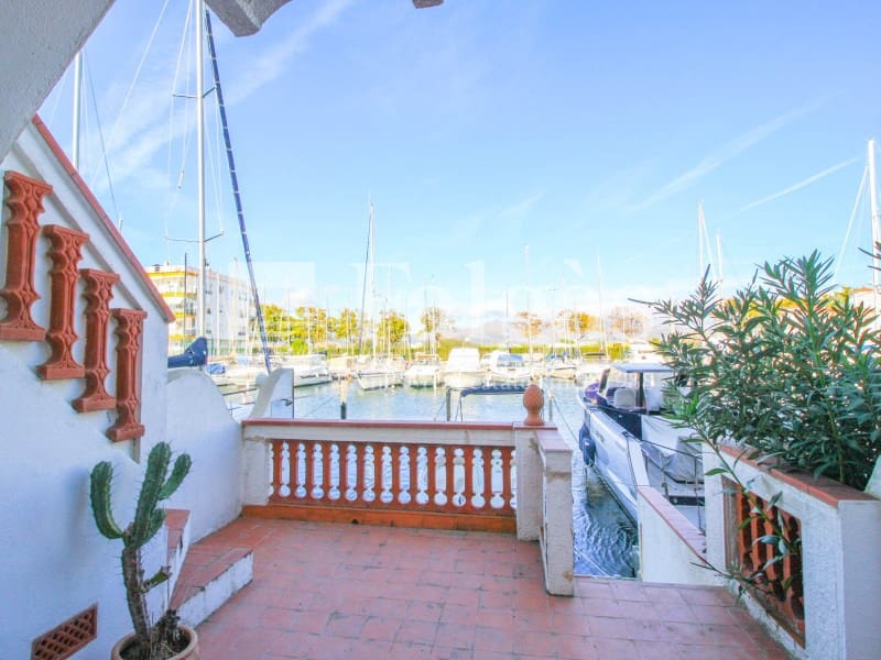 4 soverom Hus til salgs i Empuriabrava med garasje - € 475 000 (Ref: 9282434)