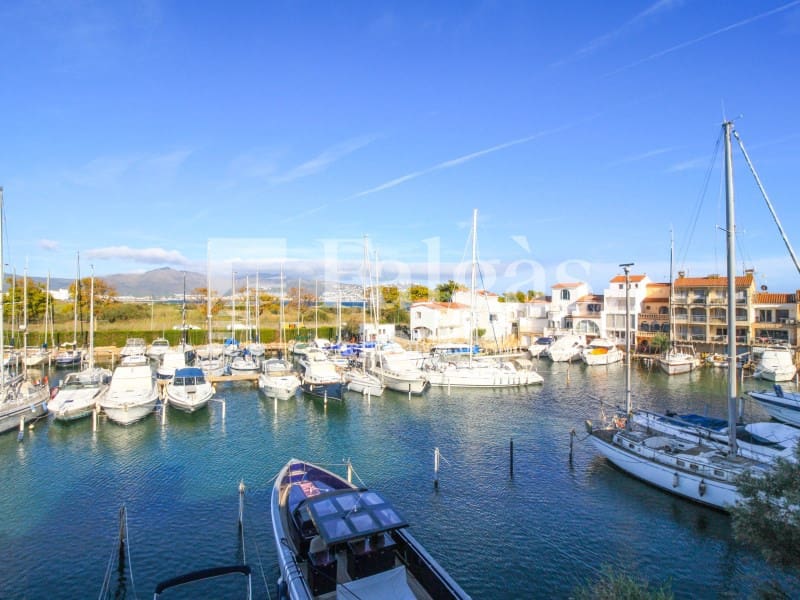 4 soverom Hus til salgs i Empuriabrava med garasje - € 475 000 (Ref: 9282434)