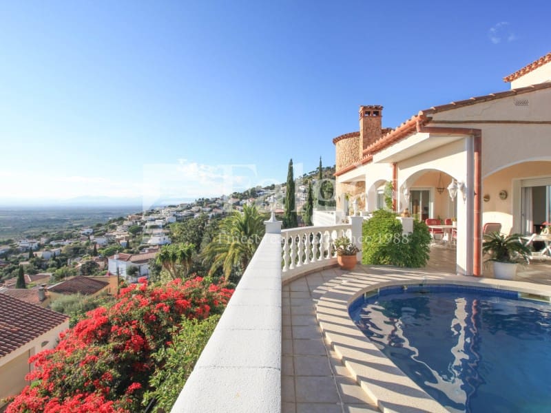 4 chambre Villa/Maison à vendre à Roses avec piscine garage - 795 000 € (Ref: 9341169)