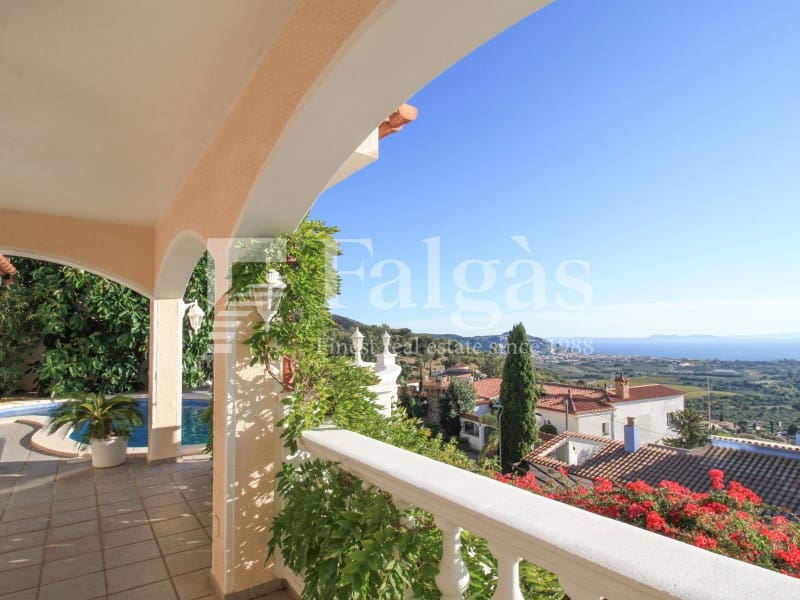 4 chambre Villa/Maison à vendre à Roses avec piscine garage - 795 000 € (Ref: 9341169)