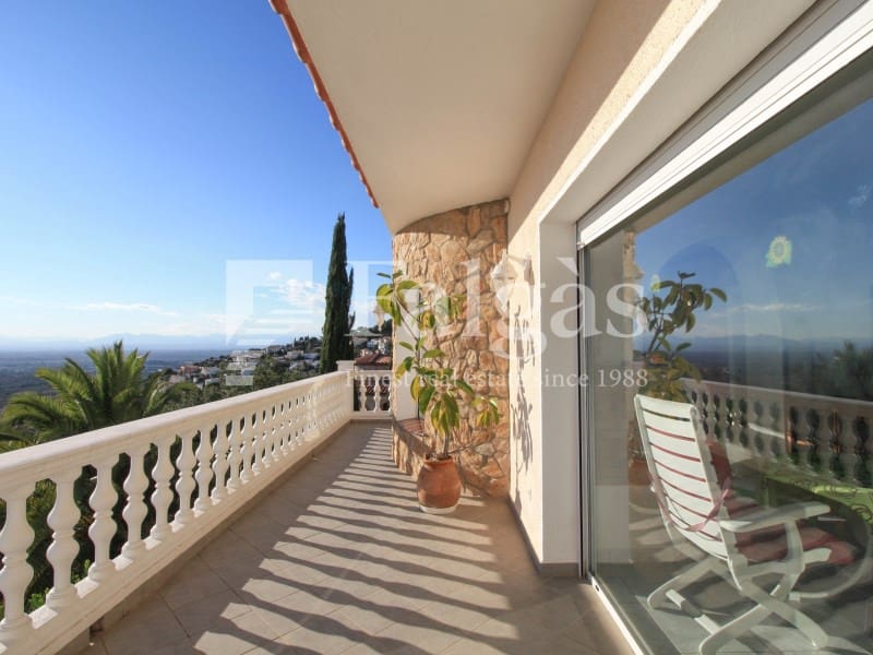 4 chambre Villa/Maison à vendre à Roses avec piscine garage - 795 000 € (Ref: 9341169)