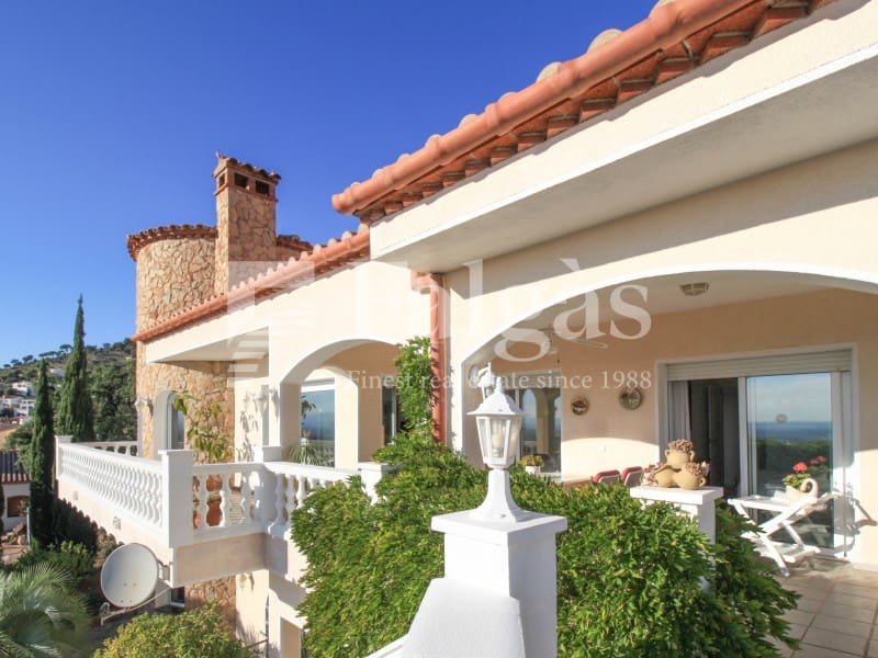 4 chambre Villa/Maison à vendre à Roses avec piscine garage - 795 000 € (Ref: 9341169)