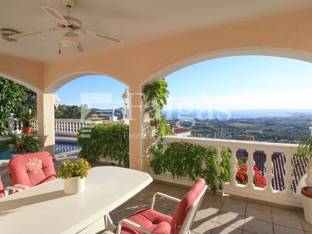 4 sypialnia Willa na sprzedaż w Roses z basenem garażem - 795 000 € (Ref: 9341169)