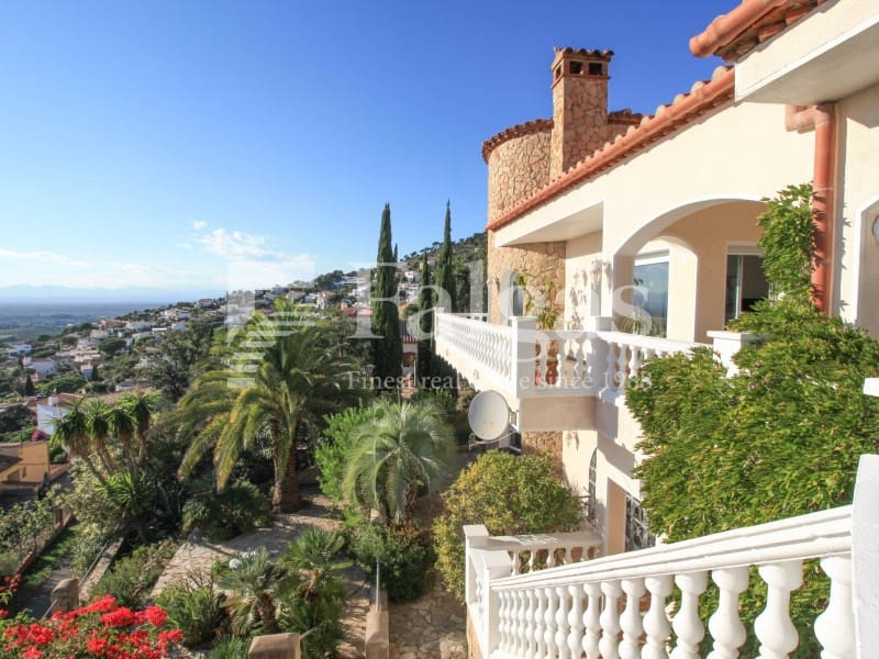 4 chambre Villa/Maison à vendre à Roses avec piscine garage - 795 000 € (Ref: 9341169)