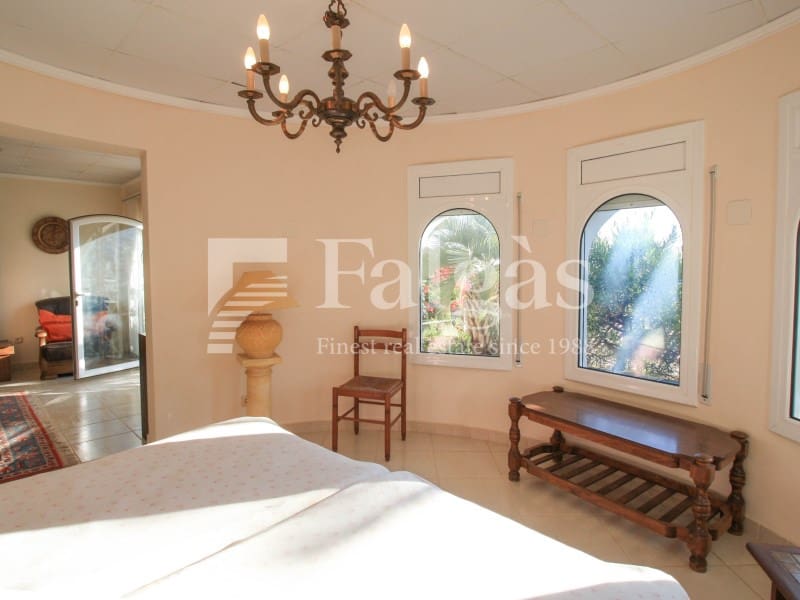 4 chambre Villa/Maison à vendre à Roses avec piscine garage - 795 000 € (Ref: 9341169)